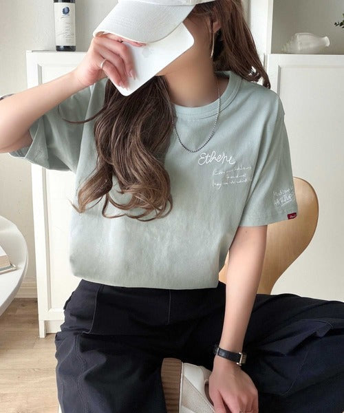 前後ダブル刺繍で、後姿だってぬかりなくかわいい♪ 綿100％グラフィック飛び刺繍Tシャツ (半袖) ce1260546