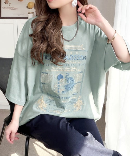 《JaVaジャバコラボ》着るだけで主役級。前後2way刺繍グラフィックオーバーサイズTシャツ jv1260547