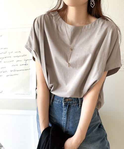 ひんやり素材で涼しく快適に。こなれタックデザインの半袖フレンチスリーブカットソー。（接触冷感機能付き） ce1050264