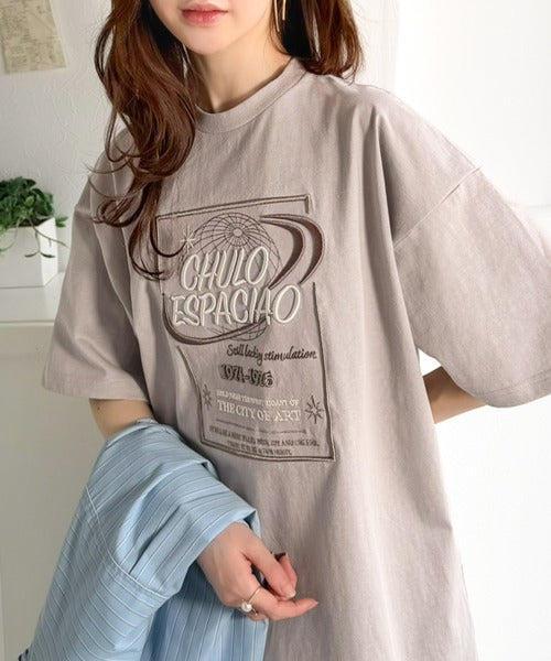 《JaVaジャバコラボ》シンプル派にも推したい！綿100％グラフィック刺繍Tシャツ（半袖） jv1050356