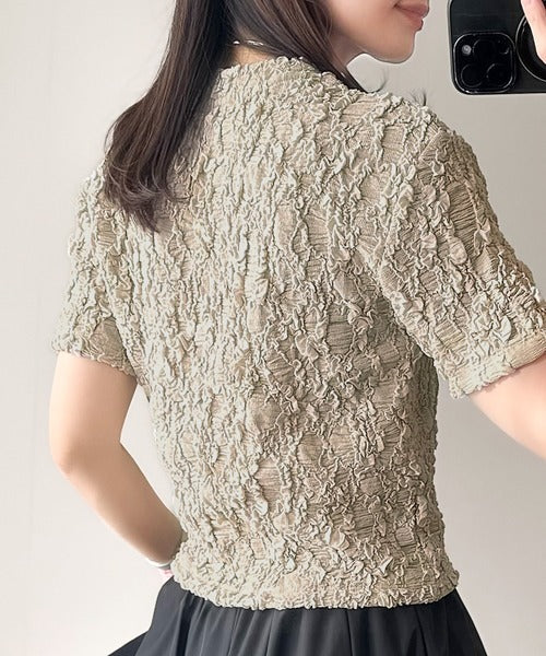 華やかな高級感を演出する。カットジャガード短丈Tシャツ（半袖） ce1050273