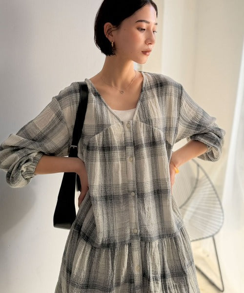 【Classical Evon】華やかさと体型カバーを両立する、着回し抜群な1枚。前後2wayパナマ風ティアードチュニック（長袖） ev1010591