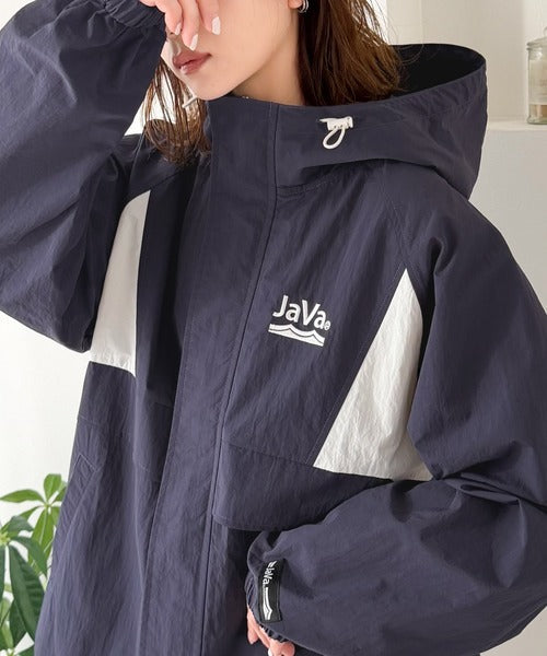 《JaVaジャバコラボ》軽やかに魅せる、スポーティモード。サイド配色切替ナイロン100％パーカー jv1265037