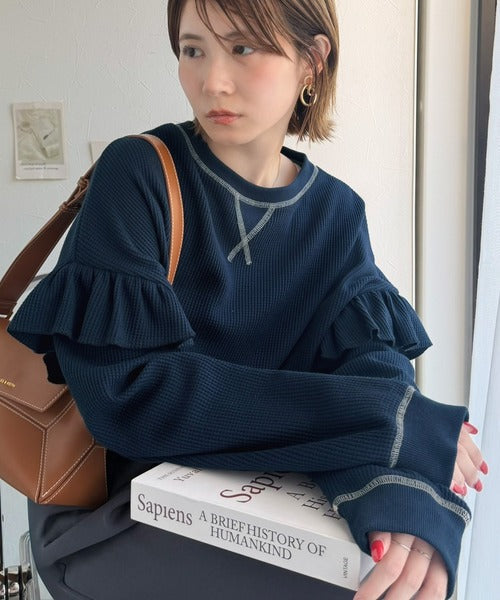 《JaVaジャバコラボ》カジュアル派さんにも推したい。袖フリルオーバーサイズ配色ステッチワッフルプルオーバー（長袖） jv1330117