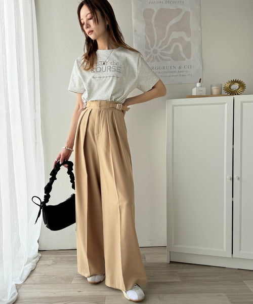 【sustaina+】シンプルなのに格上げ感抜群。オーガニックコットン100%前後2wayロゴ刺繍＆フロッキーTシャツ(半袖) ce1260399