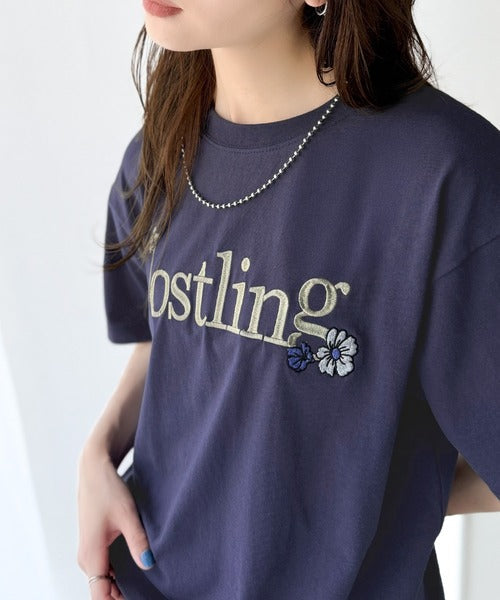 ナチュラルな中に、さりげない華。綿100％ロゴ×フラワー刺繍ビッグTシャツ（半袖） ce1260485