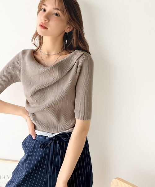 1枚で雰囲気美人。暑い日も、やっぱり上品でいたい。5分袖ドレープニット（半袖） ce1260474