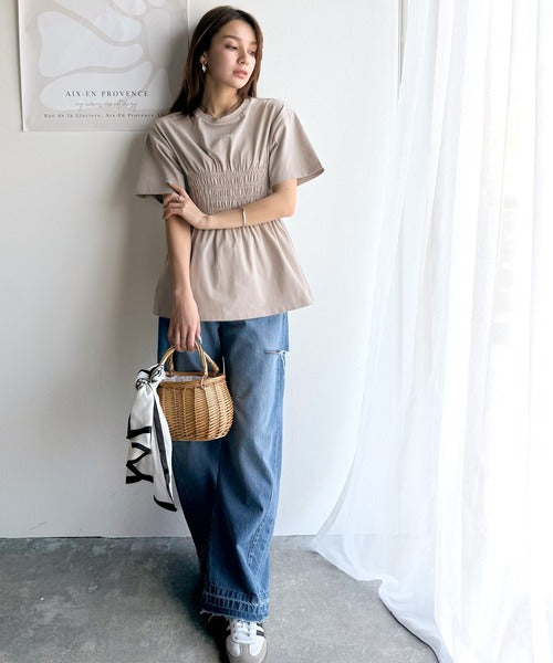 ふわっと広がるAラインで魅せる。シャーリングデザインTシャツ（半袖） ce1050298