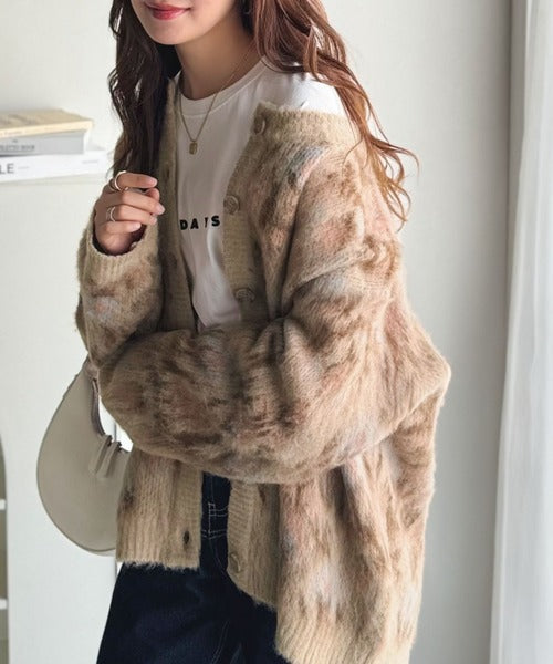 大人可愛いヴィンテージ調。モヘアタッチ前後2wayアンティークラグモチーフ柄ニットカーディガン（長袖） ce1260470