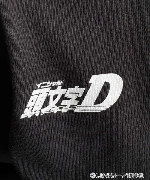 《頭文字D × JaVaコラボ》藤原拓海 vs 高橋兄弟 秋名バトルシーン グラフィック 半袖Tシャツ 【接触冷感・UVカット機能付き素材】 jo1150092