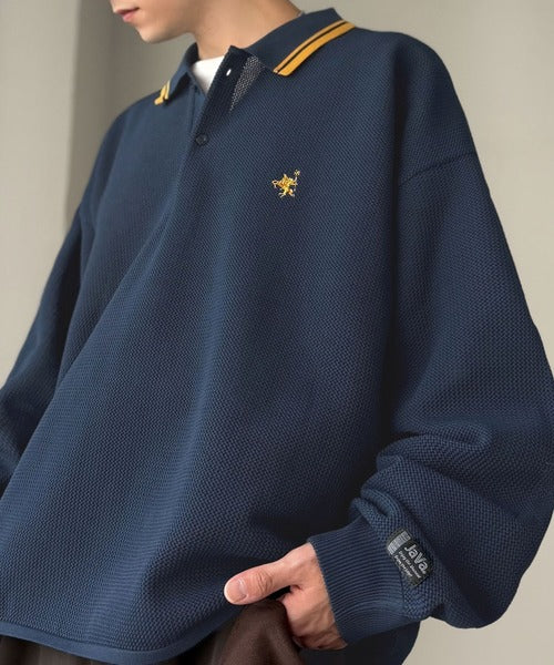 《JaVaジャバコラボ》ベーシック以上、主張しすぎない存在感。胸刺繍入り襟ライン配色ニットポロシャツ（長袖） jo1250008