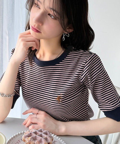 大人可愛いの新定番。袖リンガーボートネック胸刺繍ボーダーTシャツ（半袖） ce1260419