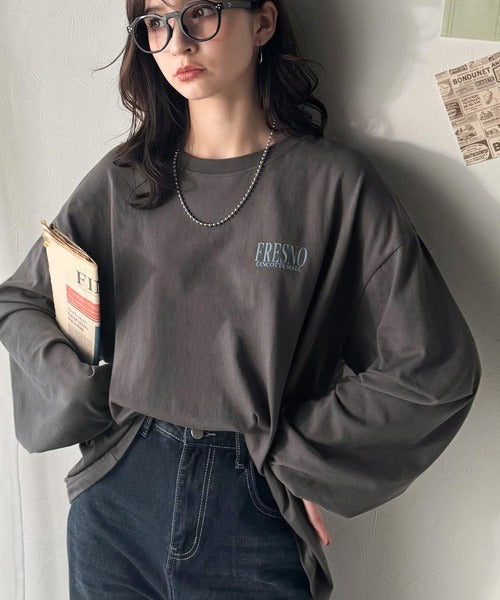 纏うだけで、洒落感アップデート◎綿100％ニュースペーパーロゴプリントオーバーサイズTシャツ ce1330046