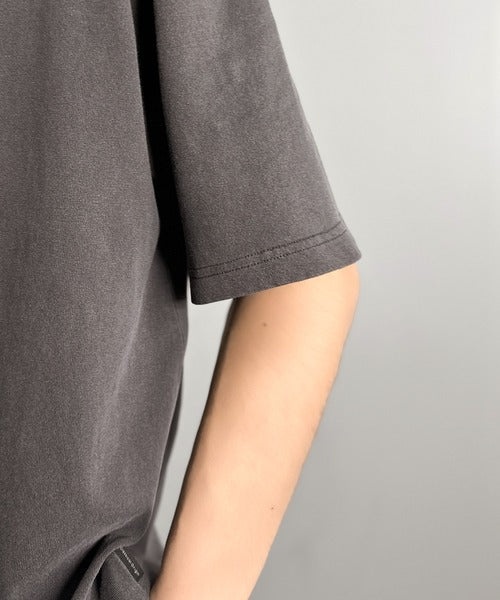 「1着でキマる。」ピグメント加工マットグラフィック柄Tシャツ / Pigment-Washed Matte Graphic T-Shirt co1150028