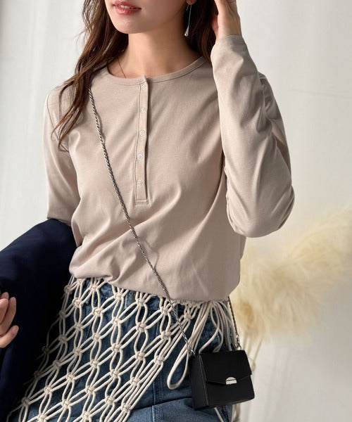 シンプルだからこそ、こだわりたい。シルケット加工ドット釦ヘンリーTシャツ（長袖） ce1020314