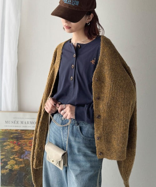 着回し力抜群♪リラックスシルエットで程よい抜け感◎胸刺繍ヘンリーネックトップス ce1020324