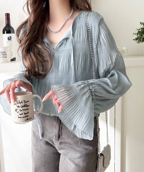 涼やかに、品よく、愛らしく。前後2wayリボンキャンディスリーブシアープリーツブラウス（長袖） ce1010538