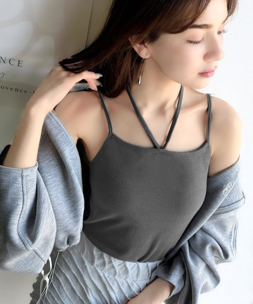 【mily bilet】オールシーズンの必需品！カップ付きホルターネック風ストラップキャミソール mi1019086