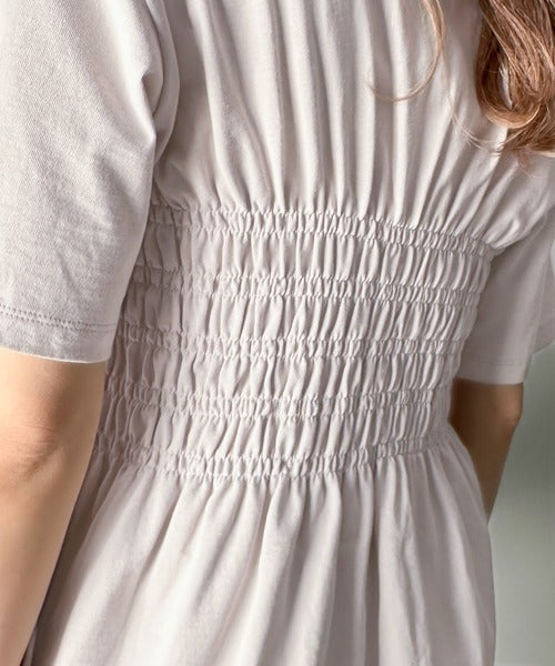 ふわっと広がるAラインで魅せる。シャーリングデザインTシャツ（半袖） ce1050298