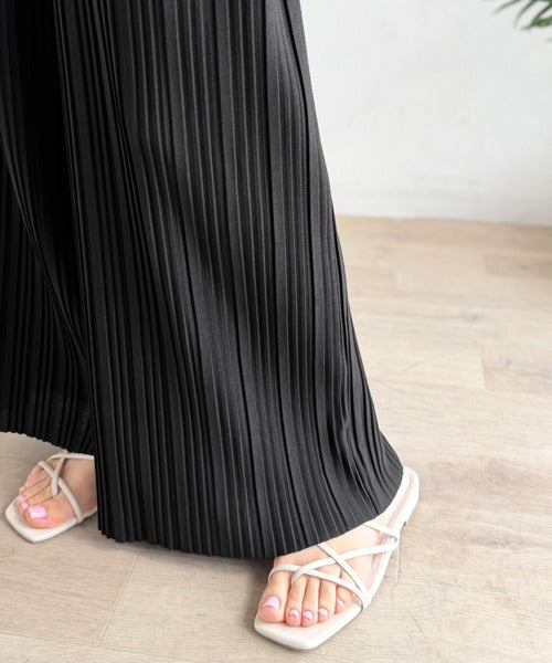 動きやすさと存在感を兼ね備えた着回し抜群の一枚◎セミワイド プリーツパンツ ce1015086