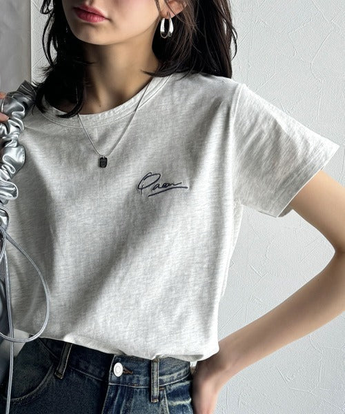 【sustaina+】こなれ感たっぷり。オーガニックコットン100％胸元PAEAN刺繍Tシャツ(半袖) ce1260401