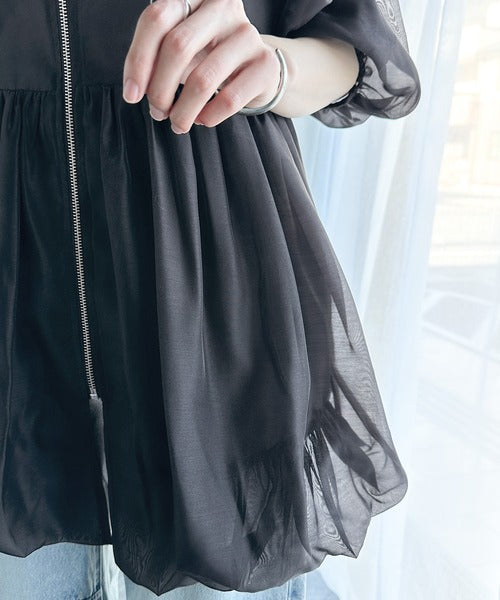 程よい透け感が女性らしい。前後2WAYのオーガンジーのバルーンブルゾン ce1010383