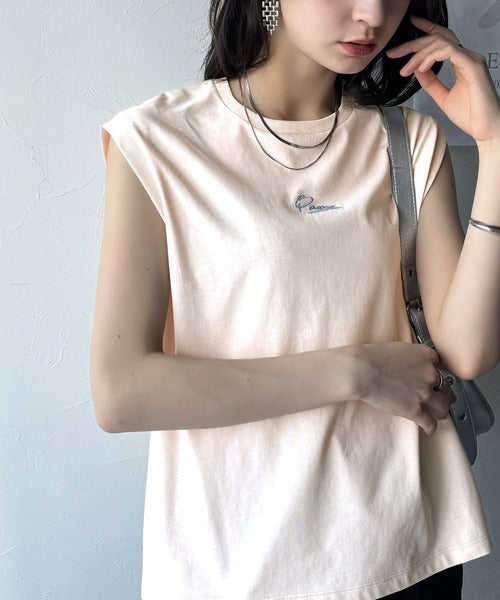 接触冷感♪大人カジュアルを格上げ！胸元ワンポイント刺繍ノースリーブトップ ce1050275