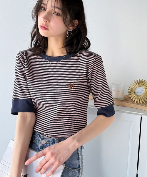 大人可愛いの新定番。袖リンガーボートネック胸刺繍ボーダーTシャツ（半袖） ce1260419