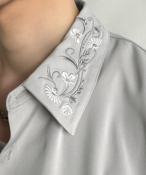 「雰囲気アガる。」衿刺繍ドレープドルマンシャツ／Embroidered Collar Draped Dolman Shirt co1010004