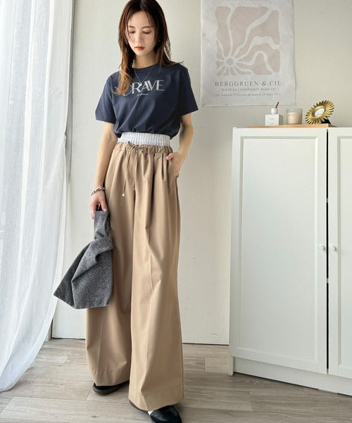 【sustaina+】垢抜けた大人カジュアル。オーガニックコットン100％フロッキーロゴプリントTシャツ ce1260398