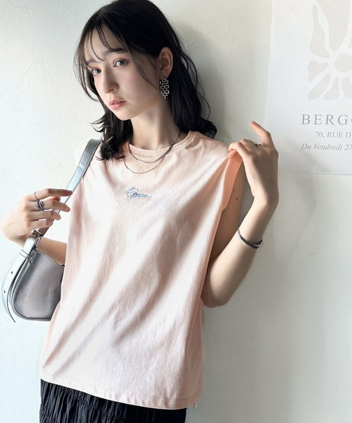 接触冷感♪大人カジュアルを格上げ！胸元ワンポイント刺繍ノースリーブトップ ce1050275