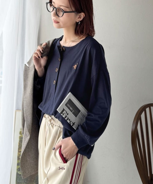 着回し力抜群♪リラックスシルエットで程よい抜け感◎胸刺繍ヘンリーネックトップス ce1020324