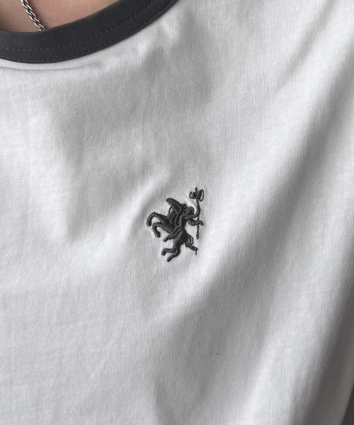 【sustaina+】デイリースタイルをアップデート。オーガニックコットン混 綿100％胸刺繍リンガーTシャツ ce1260400