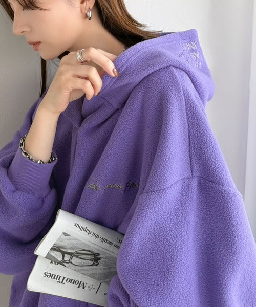 ふわっとあったか、秋冬の“欲しい”をぎゅっと♪刺繍デザインスキッパー衿フリースパーカー ce1020395