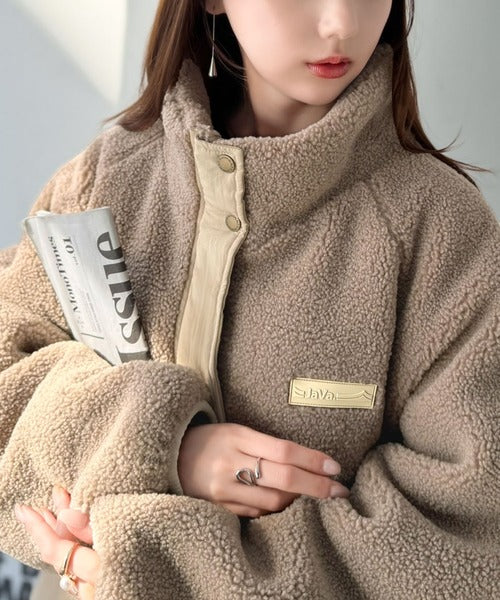 《JaVaジャバコラボ》暖かく包み込む、私のもこもこちゃん♪異素材MIXボア×ナイロン切替スタンドカラージャケット jv1240139