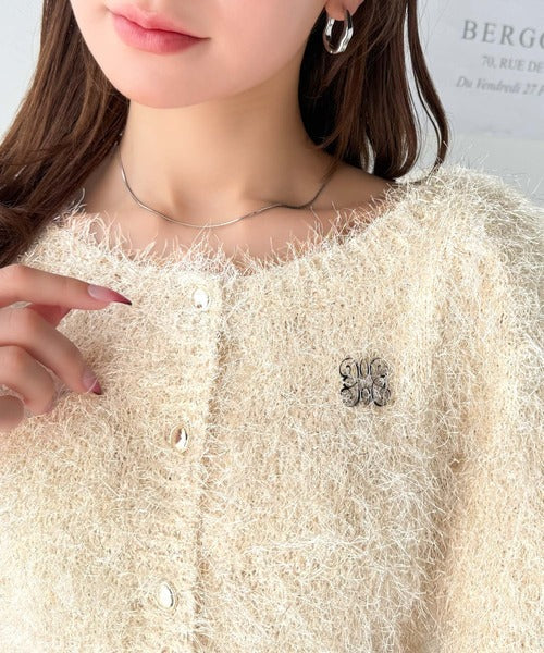 【mily bilet】ふんわり大人可愛い。ラメシャギーブローチ付きワンオフショル前後２WAYカーディガン mi1259012