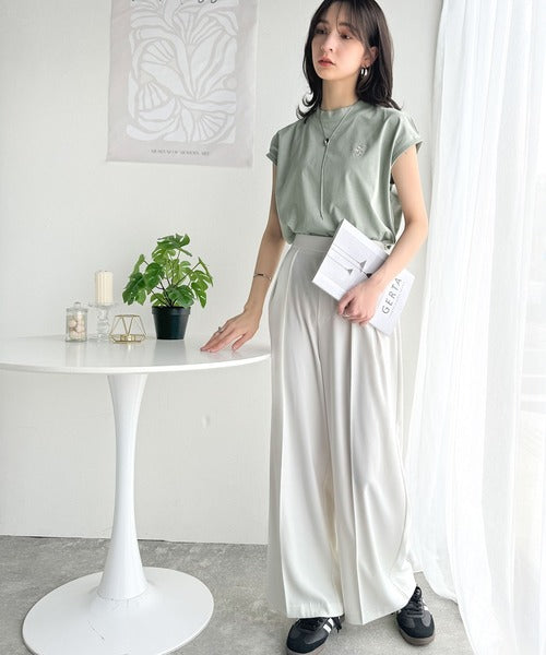 大人女子の上品ベーシック。綿100％シルケットモックネックフレンチTシャツ(刺繍) ce1260395