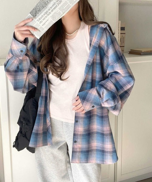 トレンド感たっぷり、ゆったりとしたシルエットで大人の抜け感を演出。微起毛オーバーサイズチェックシャツ ce1010567