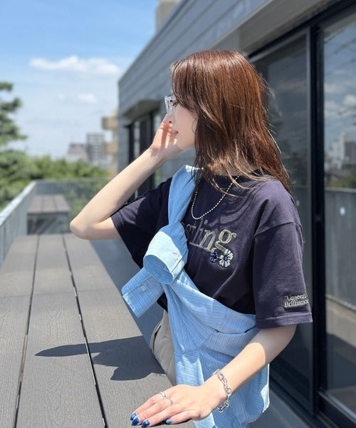 ナチュラルな中に、さりげない華。綿100％ロゴ×フラワー刺繍ビッグTシャツ（半袖） ce1260485
