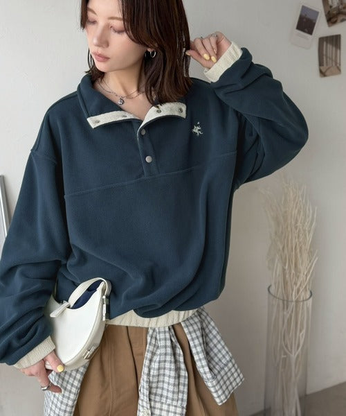 《JaVa ジャバコラボ》暖かさも、お洒落感も、欲張りに。胸刺繍ジャガード切り替えハーフボタンフリースプルオーバー jv1010674