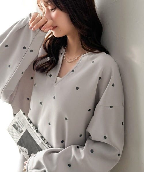 【Classical Evon】甘さ抑えて品よく映える。ドット刺繍袖ぽわんキーネックロンTEE（長袖） ev1260616