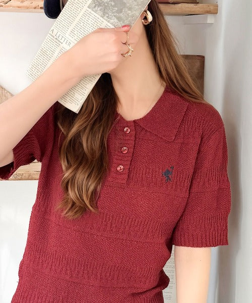 カジュアルコーデを格上げする。ワンポイント刺繍ブークレポロニットトップス(半袖) ce1260392
