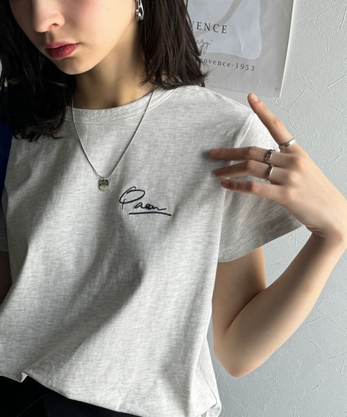 【sustaina+】こなれ感たっぷり。オーガニックコットン100％胸元PAEAN刺繍Tシャツ(半袖) ce1260401