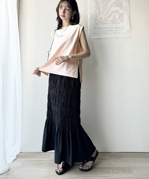接触冷感♪大人カジュアルを格上げ！胸元ワンポイント刺繍ノースリーブトップ ce1050275