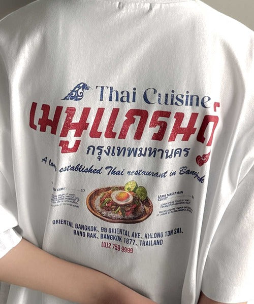 《JaVaジャバコラボ》お洒落見え確定。綿100％タイ料理メニュー風プリントルーズフィットTシャツ(オーバーサイズ) jv1029127
