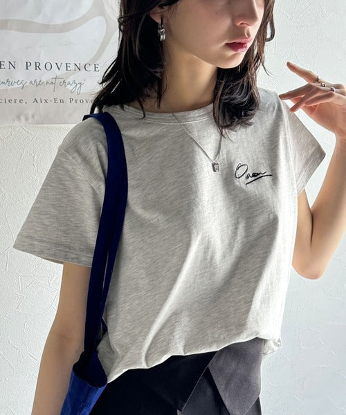 【sustaina+】こなれ感たっぷり。オーガニックコットン100％胸元PAEAN刺繍Tシャツ(半袖) ce1260401