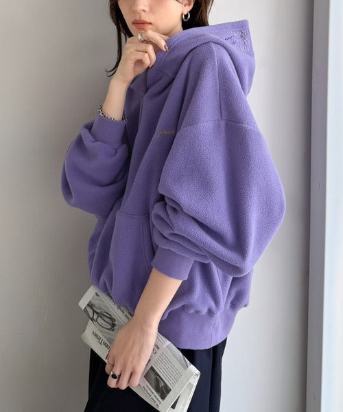 ふわっとあったか、秋冬の“欲しい”をぎゅっと♪刺繍デザインスキッパー衿フリースパーカー ce1020395