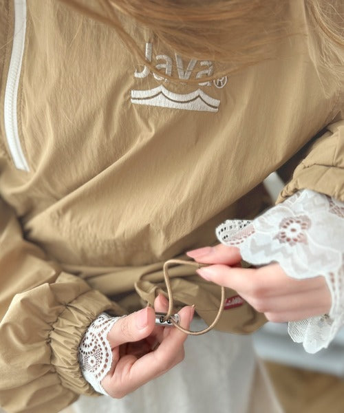 《JaVa ジャバコラボ》レトロで小粋な配色。胸刺繍入り配色ナイロンハーフジップ jv1110085