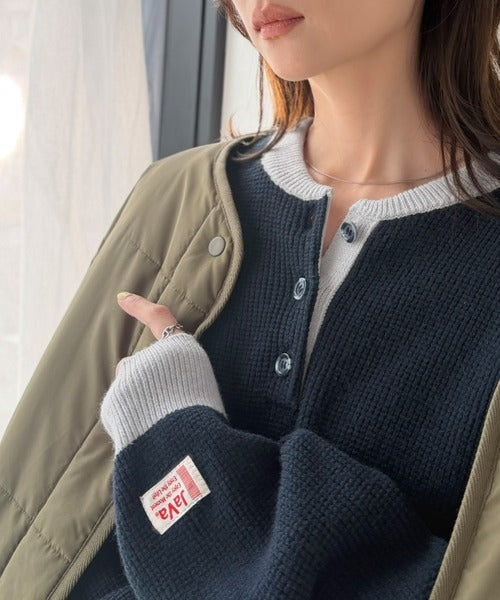 《JaVaジャバコラボ》ふっくら、袖たっぽり。ワッフル編みヘンリーネックオーバーサイズ配色ニット jv1350022