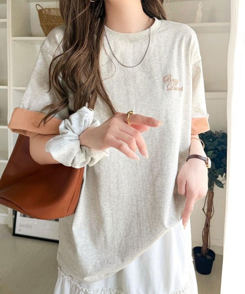 《JaVaジャバコラボ》大人の色魅せ、軽やかに映える。綿100％ 胸刺繍入り 袖配色切り替え Tシャツ（半袖） jv1330106